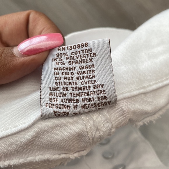 NWT H&Y White Distressed Plus Size Colombian Jeans - Picture 9 of 9